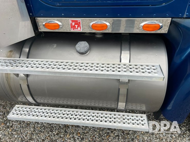 2006-international-9400-eagle-image-33