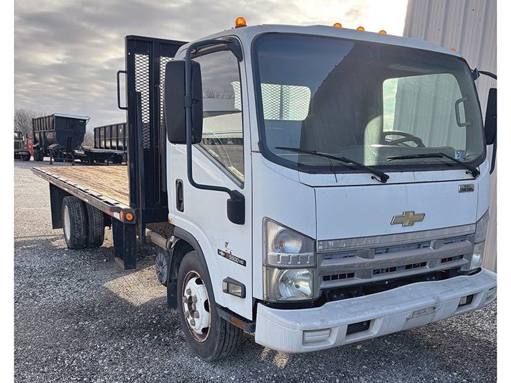 2008-chevrolet-w5500-image-1