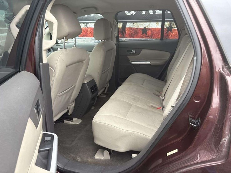 2012-ford-edge-image-15