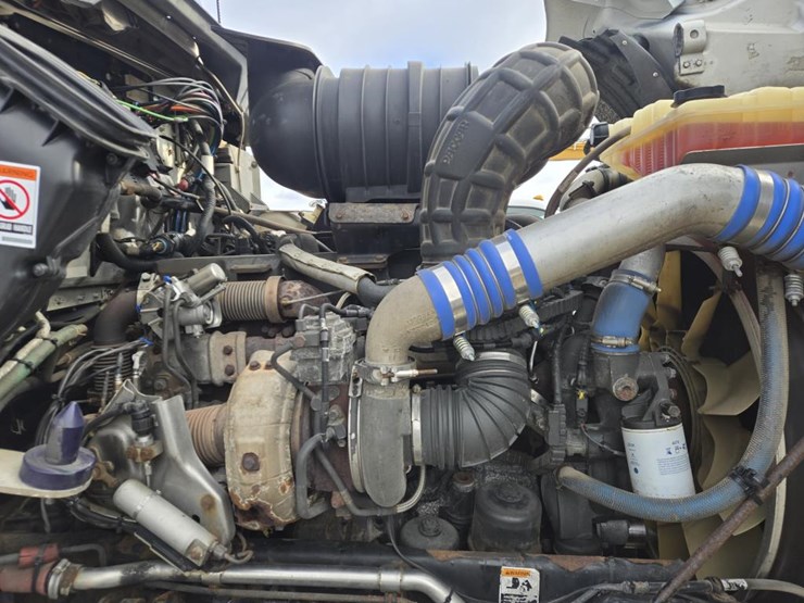 2013-kenworth-t660-image-34