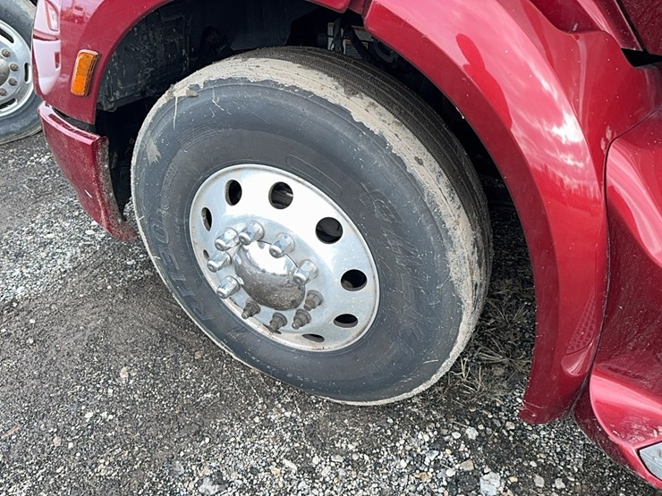 2020-peterbilt-579-image-8