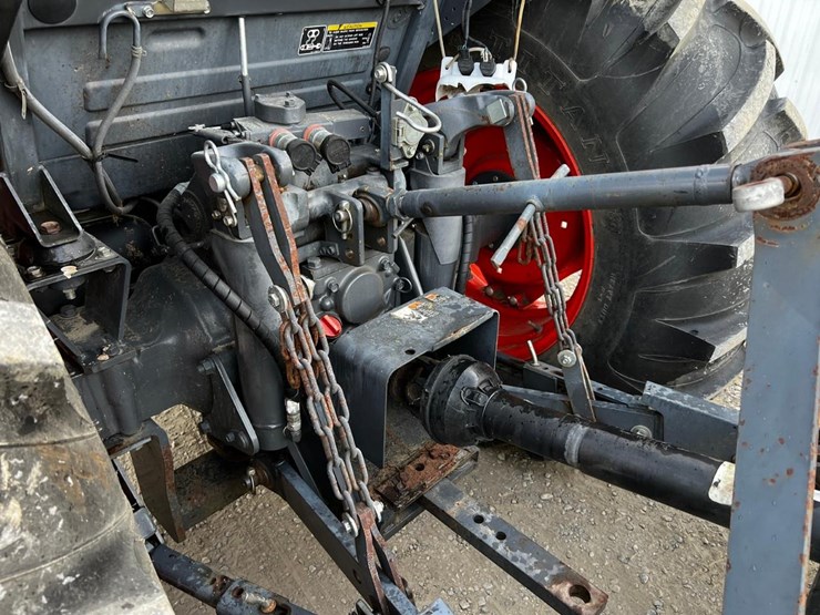 2015-kubota-m8560-image-12