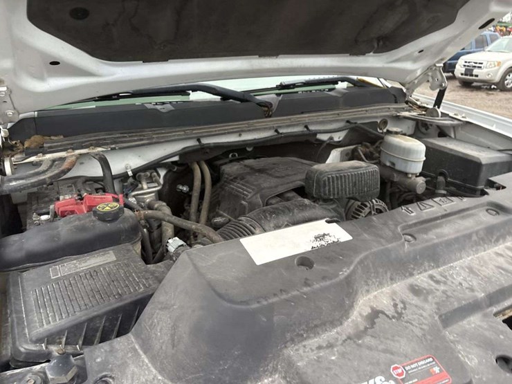 2012-chevrolet-silverado-2500-image-23