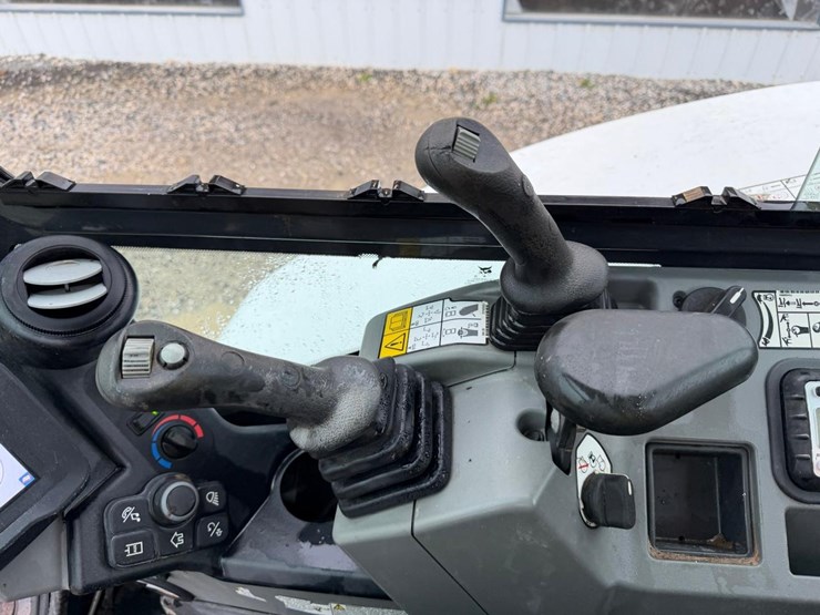 2022-bobcat-e50-image-32