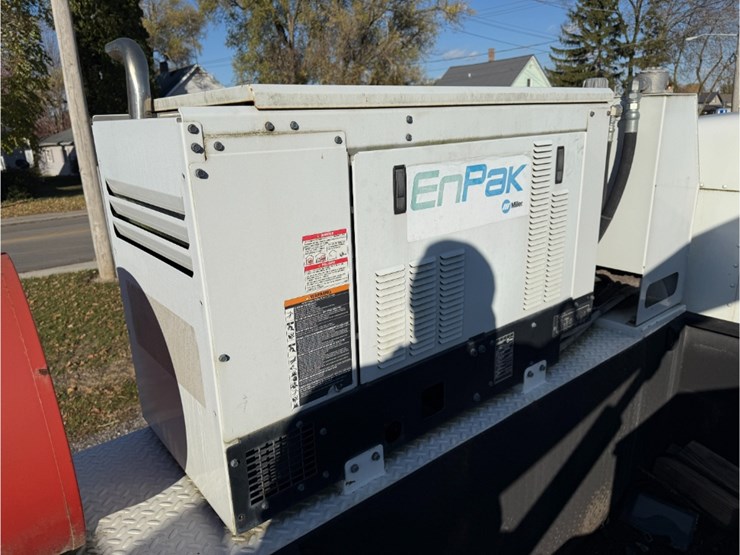 2015-kenworth-t270-image-18