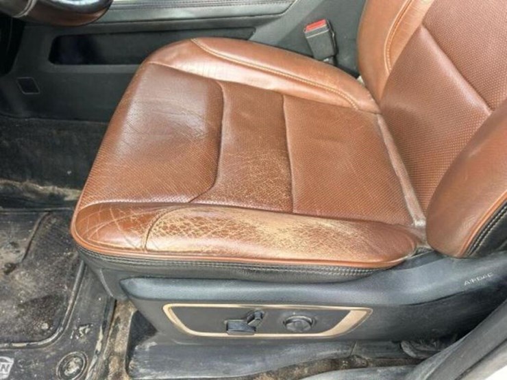 2020-ram-1500-laramie-longhorn-image-23