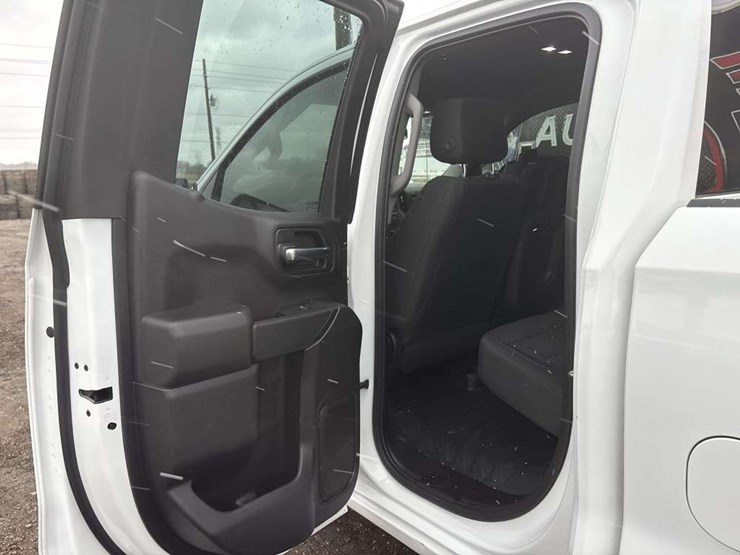 2024-chevrolet-1500-image-14