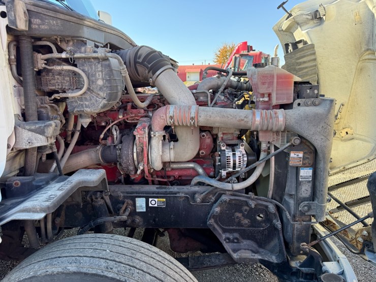 2015-peterbilt-579-image-14