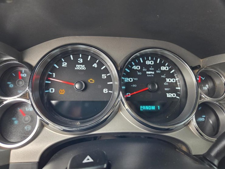 2011-gmc-2500-image-55