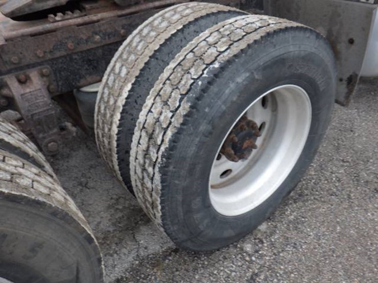 1994-peterbilt-378-image-9