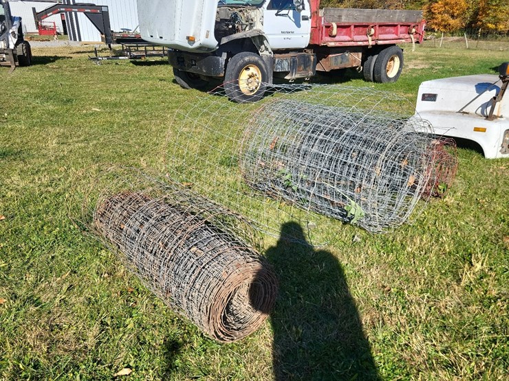 (3)-rolls-48"-tall-livestock-fence-image-3