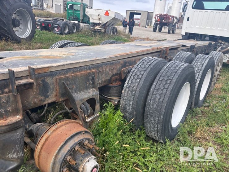 freightliner-114sd-image-12