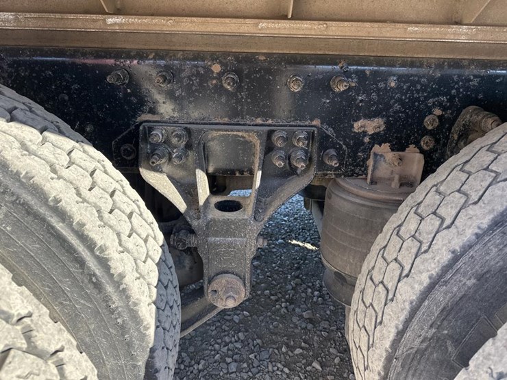 2017-international-hx615-image-35