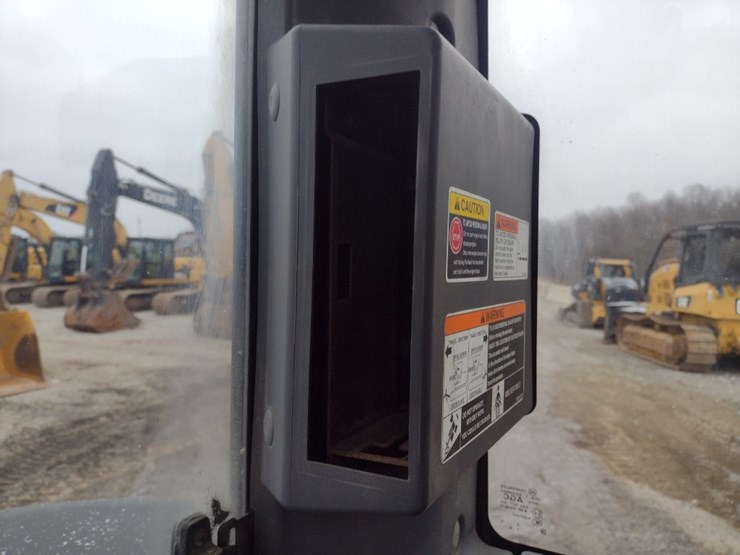 kubota-kx057-image-11