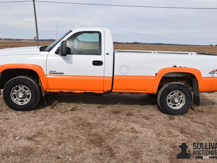 2006-chevrolet-silverado-2500-image-8