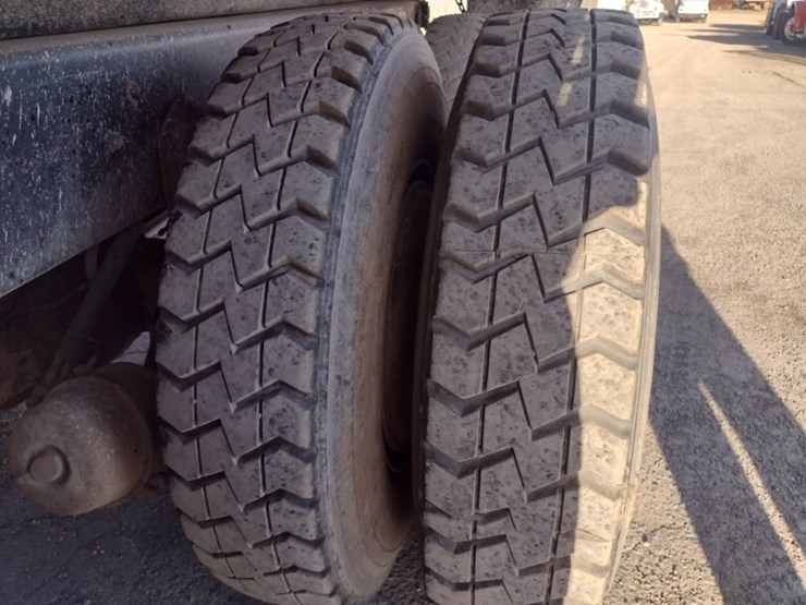 ford-lt9513-image-29