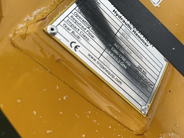 caterpillar-303-image-2