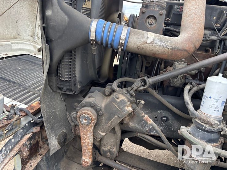 freightliner-fld112-image-39