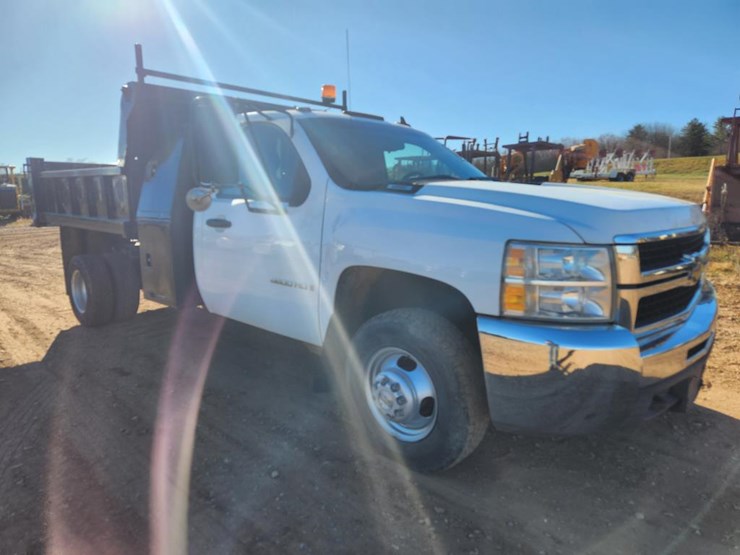 2007-chevrolet-3500-image-7