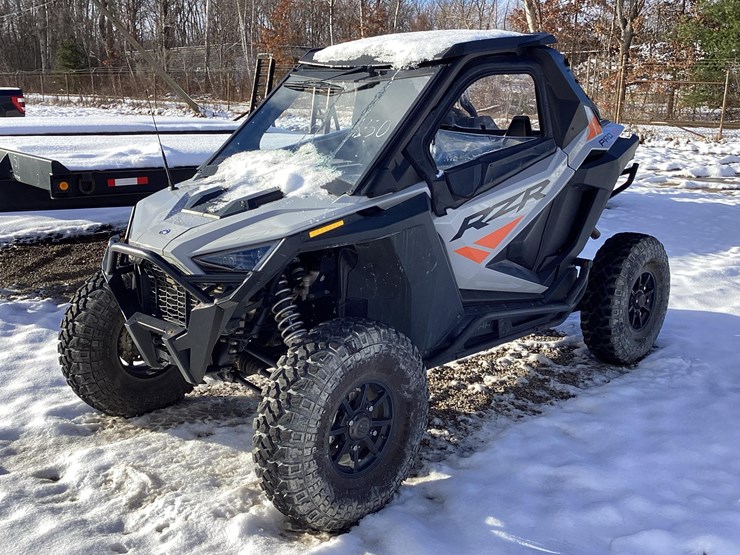 2023-polaris-razor-utility-vehicle-vn:292476-image-1