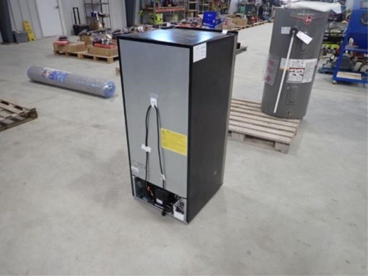 vissani-7.1-cu-ft-upright-freezer-image-3