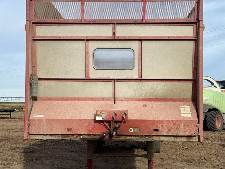 2008-meyers-boss-9136t-silage-trailer-image-8