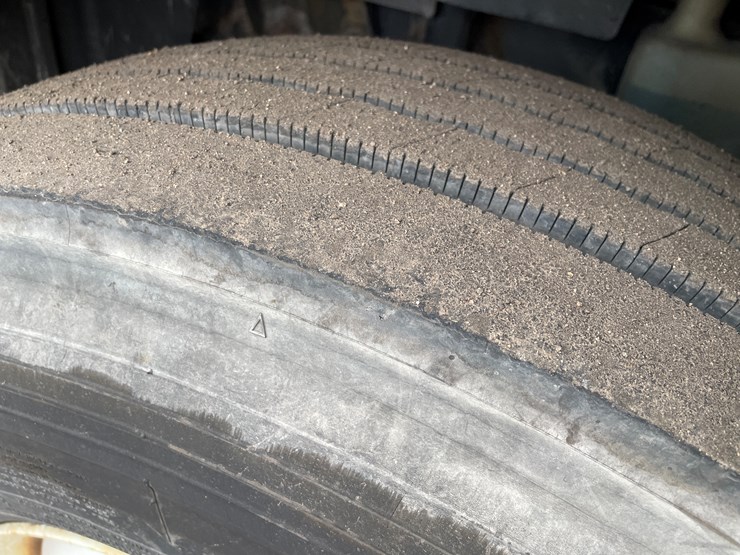 #1054-•-2015-international-tandem-axle-day-cab-semi-tractor-(has-wi-title)-image-14