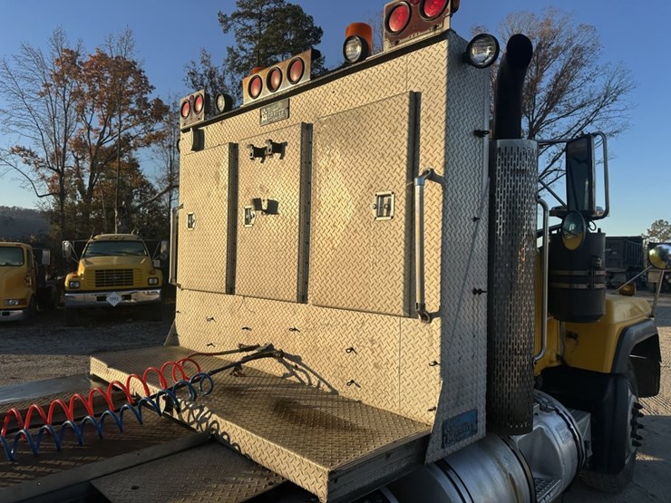 mack-rd688s-image-25