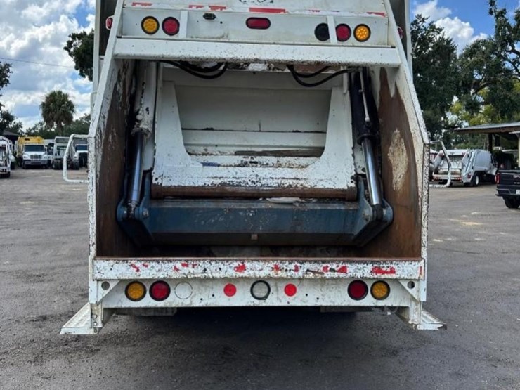 2015-mack-leu613-image-8