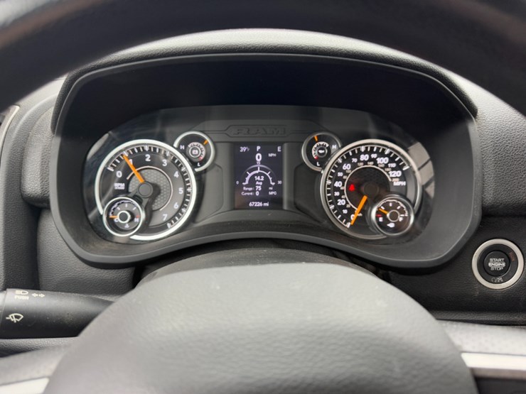 2020-dodge-3500-image-15