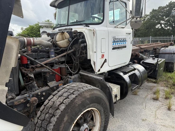 1999-mack-rd600-image-4