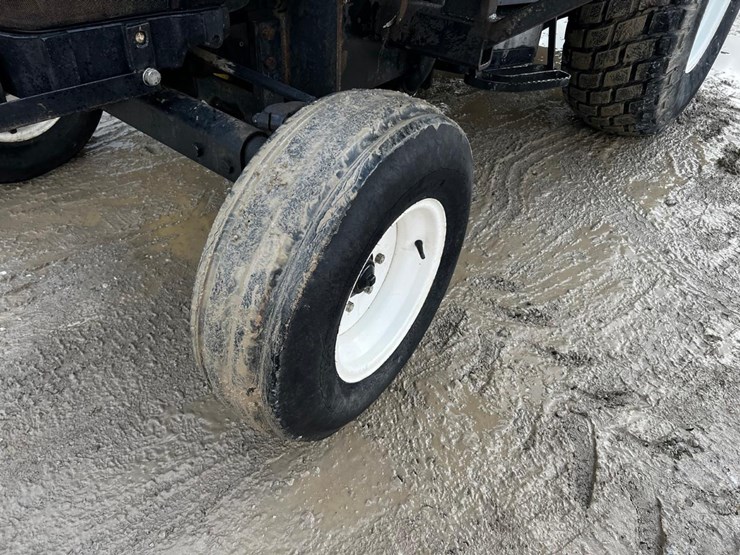 new-holland-tn70a-image-10