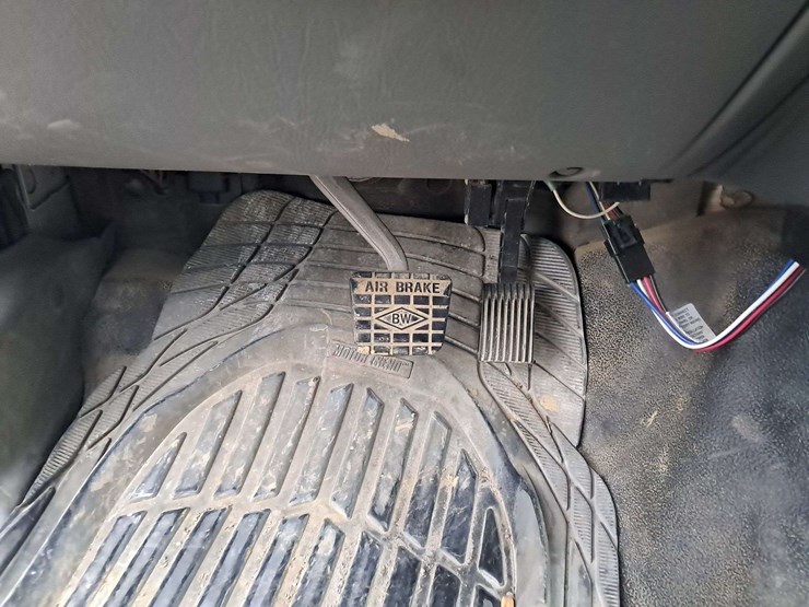 2009-ford-f750-image-23