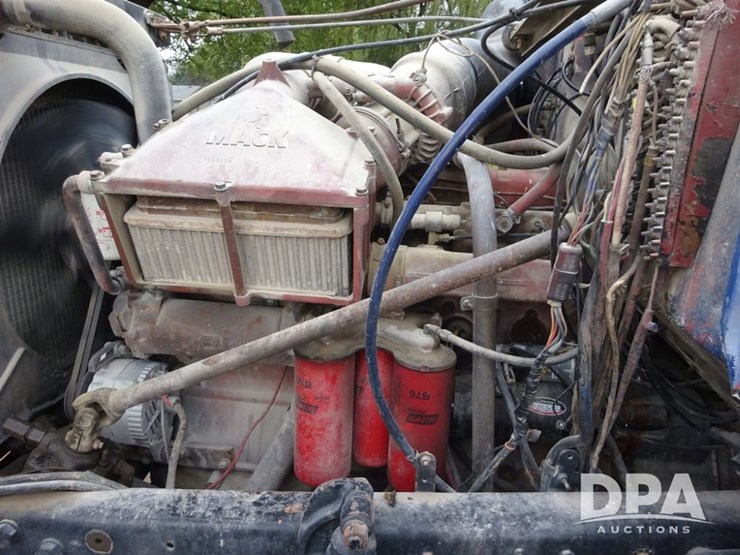 mack-r686st-image-75