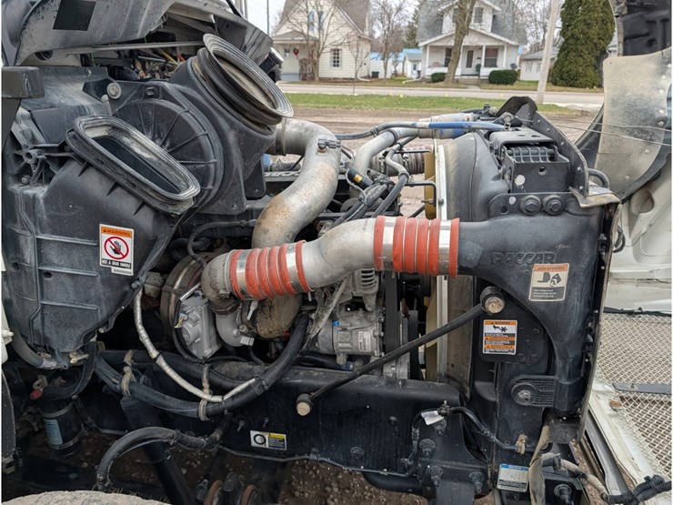 2012-kenworth-t370-image-17