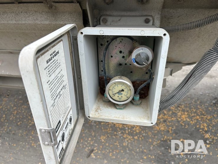 2006-timpte-hopper-bottom-image-15