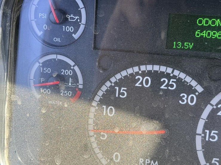 2007-freightliner-columbia-120-image-66