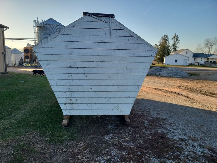 wood-cattle-feeder-w/skids-image-4