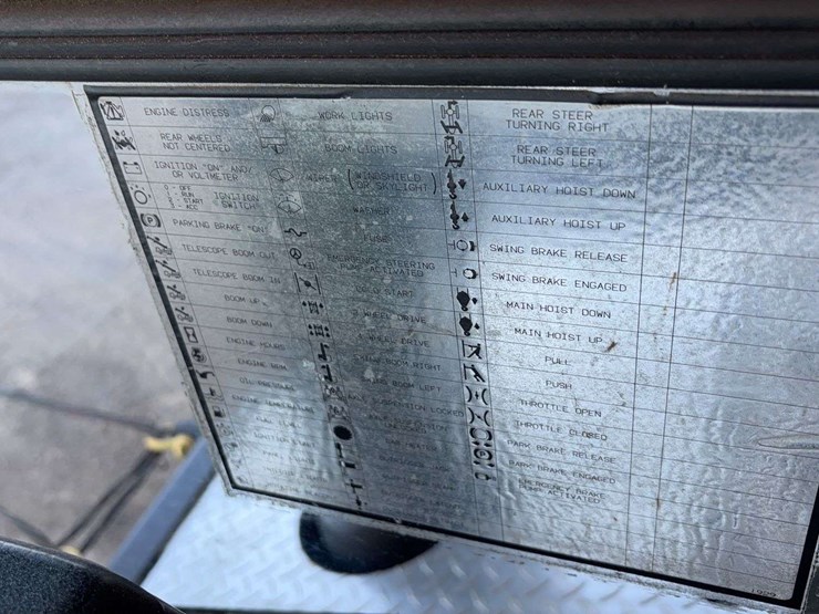 1993-grove-tms700b-image-65