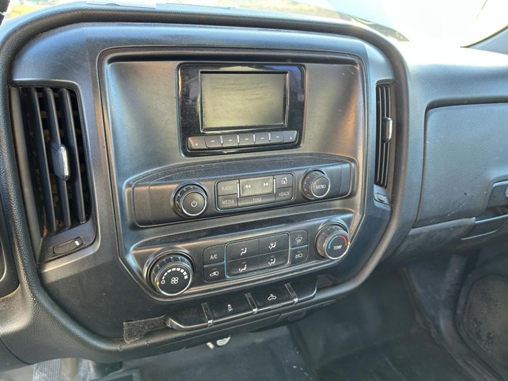 2015-chevrolet-silverado-2500hd-image-108