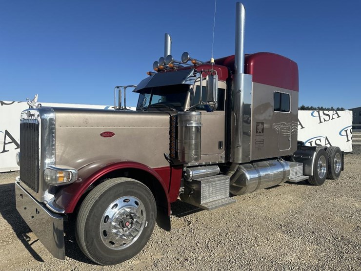 2012-peterbilt-389-image-1