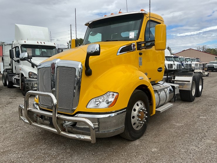 2020-kenworth-t680-image-1