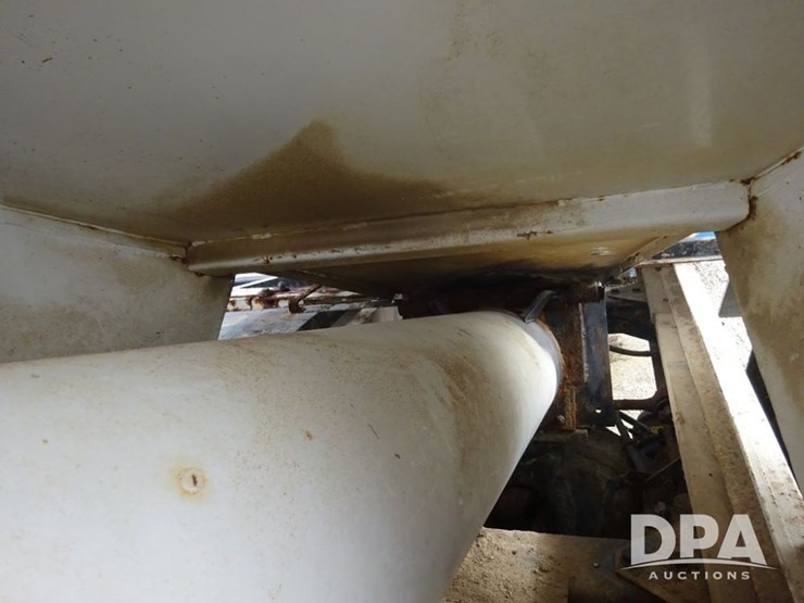 2003-international-8100-image-55