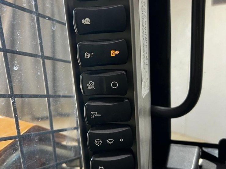 2021-case-sr270b-image-25