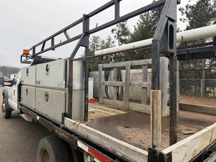 2011-ford-f550-image-19