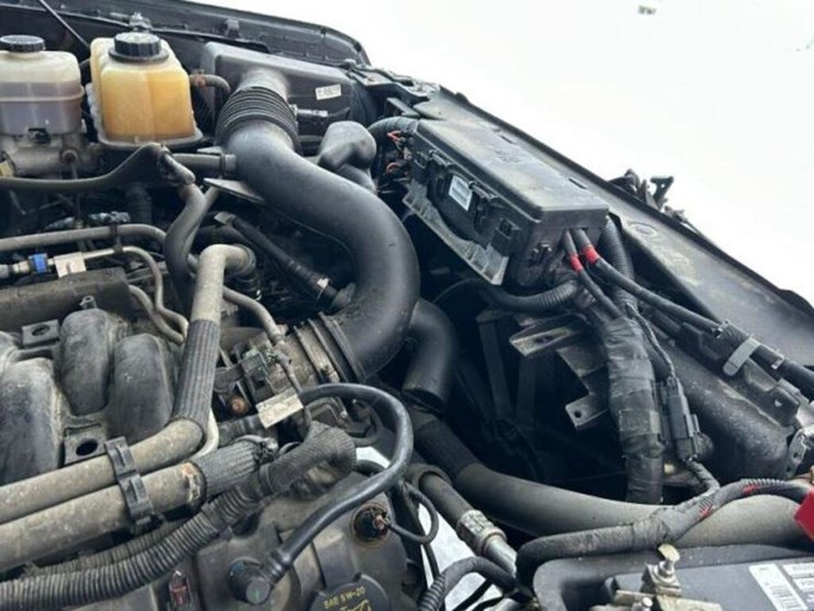 2012-ford-f150-xlt-image-32