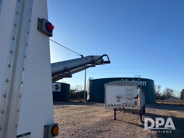 2011-merritt-dry-trailer-(dr12682-unit-97574)-image-46