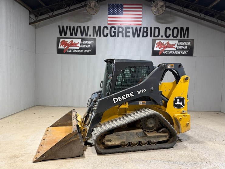 2021-deere-317g-image-1