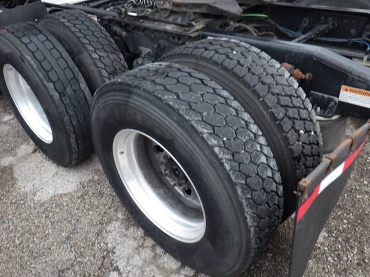 freightliner-cascadia-126-image-20