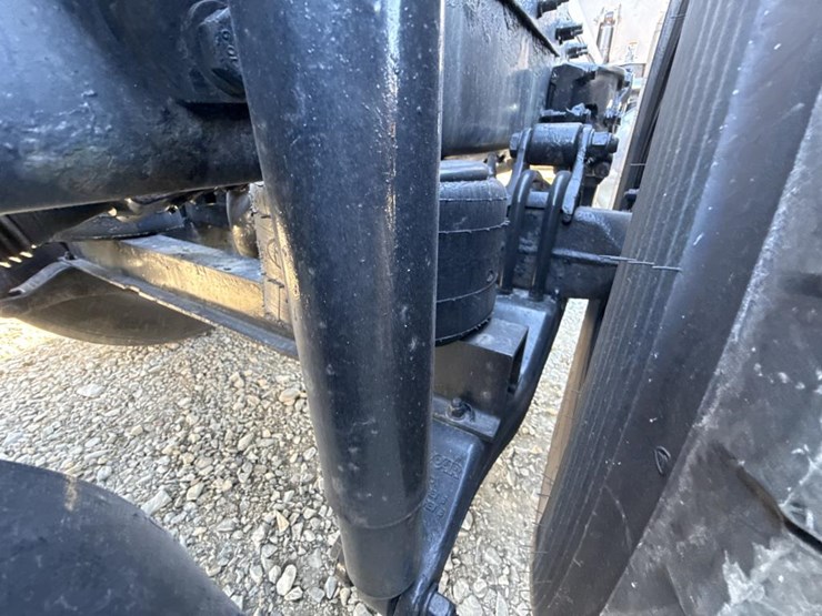 2012-peterbilt-389-image-63